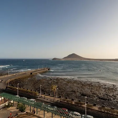 Stunning Front Line Penthouse Sea And Pool Apartment El Medano (Tenerife)
