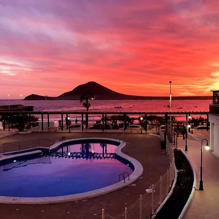 Apartment Stunning Front Line Penthouse Sea And Pool El Medano (Tenerife)